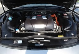 2015 Porsche Cayenne S E-Hybrid - Image 76