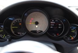 2015 Porsche Cayenne S E-Hybrid - Image 50