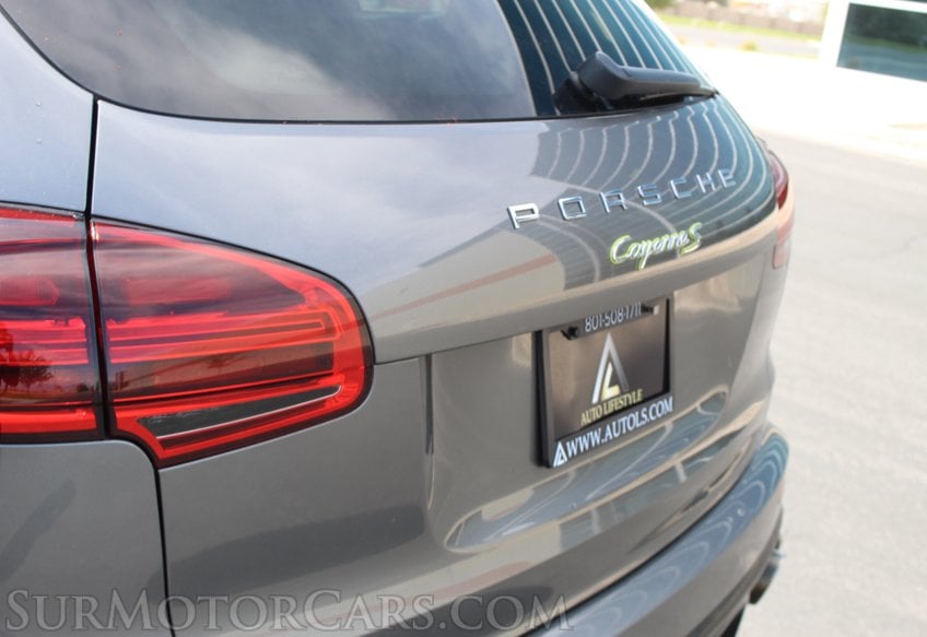 2015 Porsche Cayenne S E-Hybrid - Image 28
