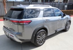 2022 Nissan Pathfinder SL - Image 7
