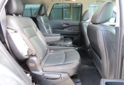 2022 Nissan Pathfinder SL - Image 56
