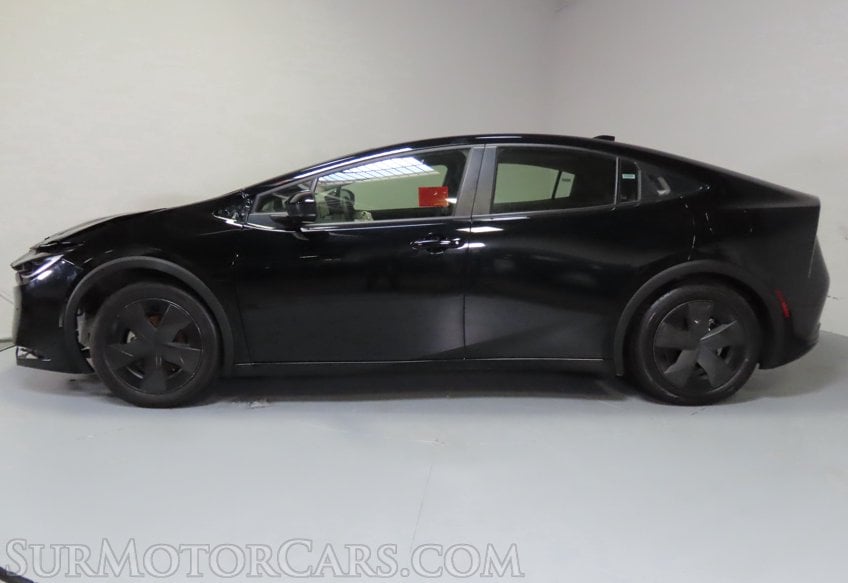 2026 Toyota Prius LE - Image 6
