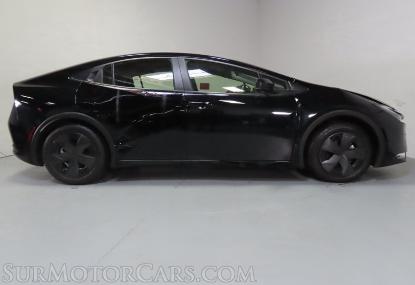 2026 Toyota Prius LE - Image 6