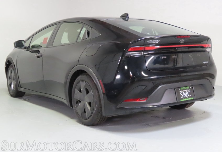 2026 Toyota Prius LE - Image 8