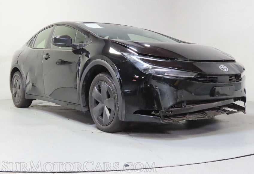 2026 Toyota Prius LE - Image 4