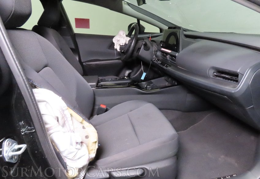 2026 Toyota Prius LE - Image 24