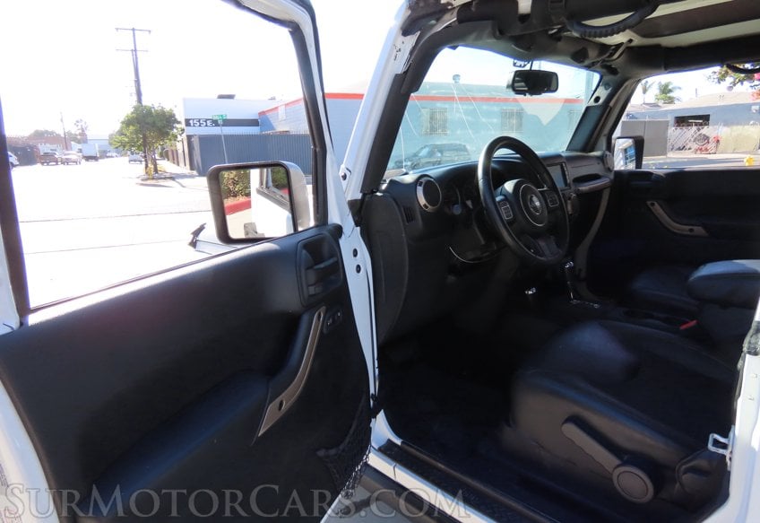 2016 Jeep Wrangler - Image 32