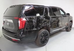 2023 GMC Yukon XL Denali - Image 8