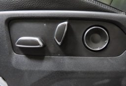 2023 GMC Yukon XL Denali - Image 52