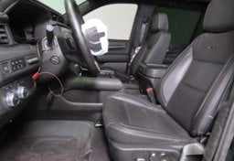 2023 GMC Yukon XL Denali - Image 31