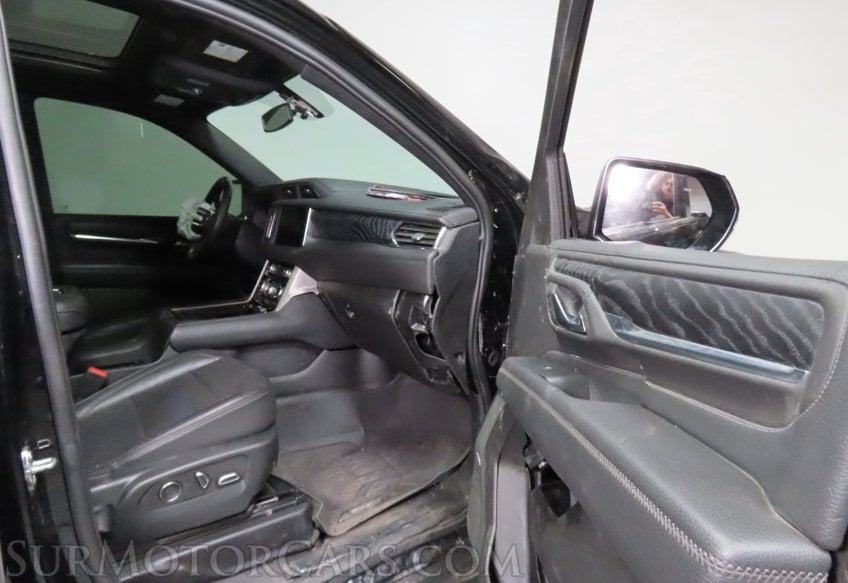 2023 GMC Yukon XL Denali - Image 24