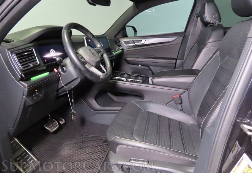 2024 Volkswagen Atlas Cross Sport SEL R-Line - Image 46