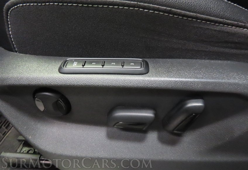 2024 Volkswagen Atlas Cross Sport SEL R-Line - Image 33