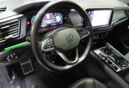 2024 Volkswagen Atlas Cross Sport SEL R-Line - Image 32