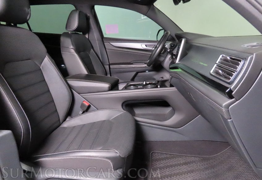 2024 Volkswagen Atlas Cross Sport SEL R-Line - Image 54