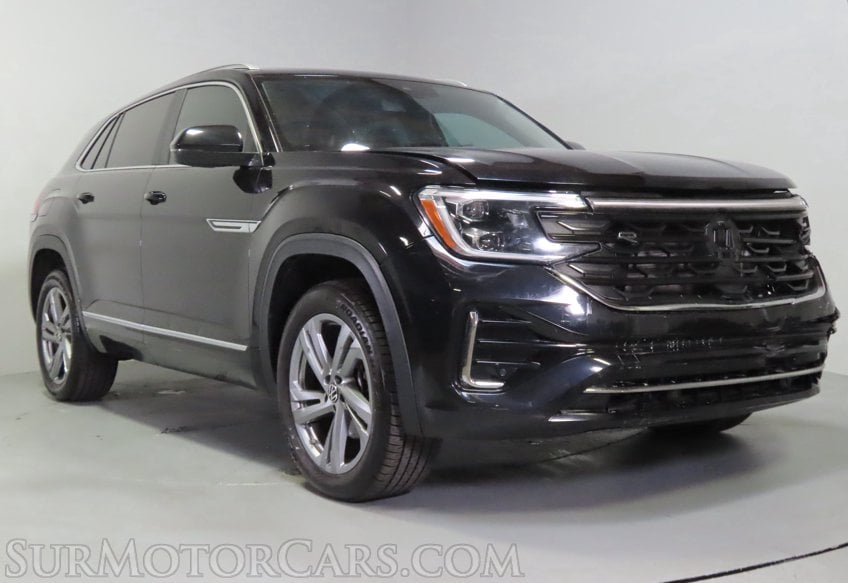 2024 Volkswagen Atlas Cross Sport SEL R-Line - Image 3