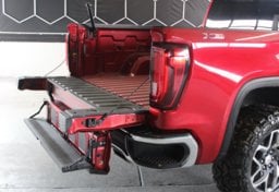 2023 GMC Sierra 1500 4x4 SLT - Image 26