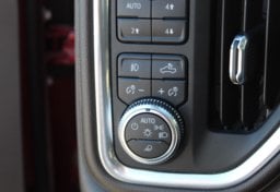 2020 GMC Sierra 1500 4x4 SLT - Image 65