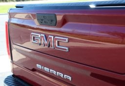 2020 GMC Sierra 1500 4x4 SLT - Image 24