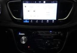 2027 Chrysler Pacifica Select - Image 39