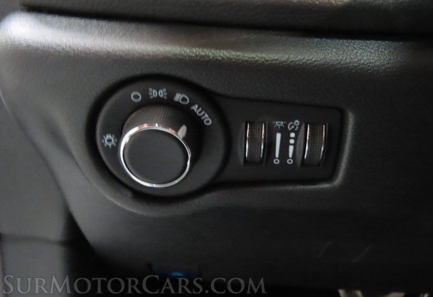 2027 Chrysler Pacifica Select - Image 41