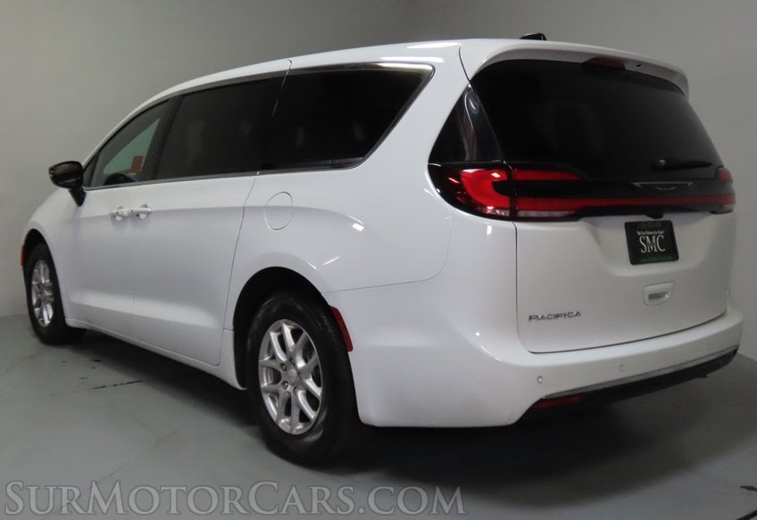 2027 Chrysler Pacifica Select - Image 10