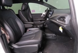 2027 Chrysler Pacifica Select - Image 28