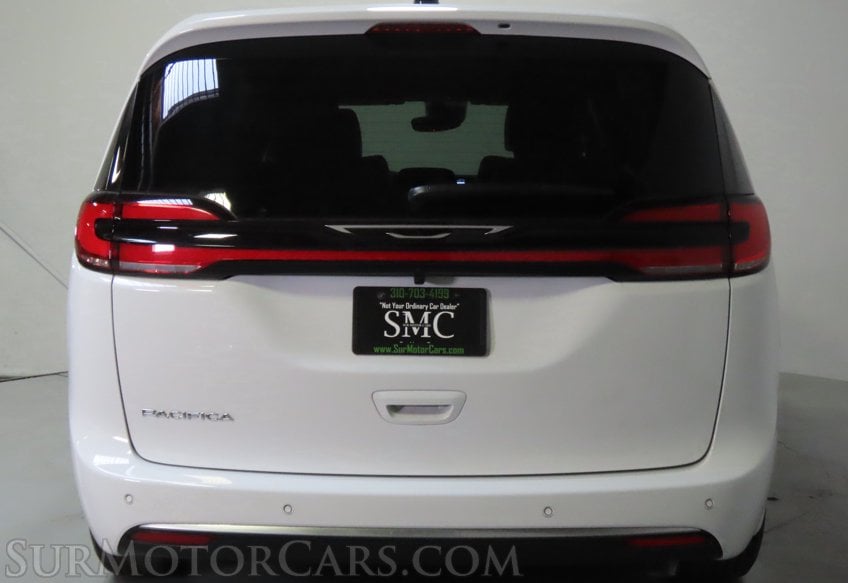 2027 Chrysler Pacifica Select - Image 11