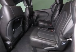 2027 Chrysler Pacifica Select - Image 29