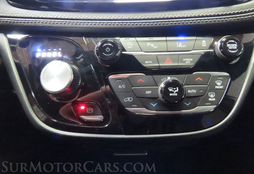 2027 Chrysler Pacifica Select - Image 40