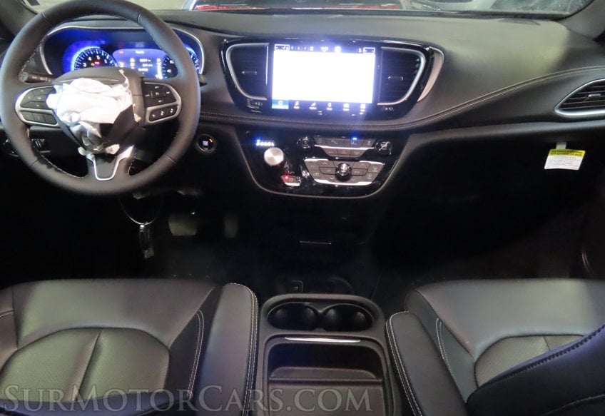 2027 Chrysler Pacifica Select - Image 33