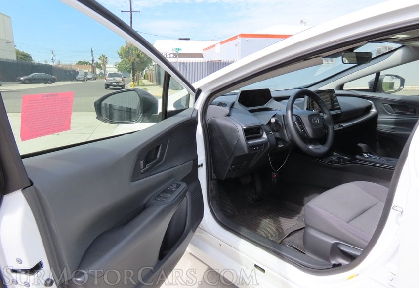 2026 Toyota Prius LE - Image 18