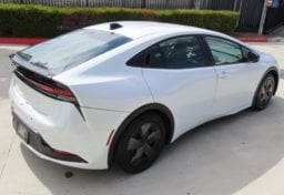 2026 Toyota Prius LE - Image 10