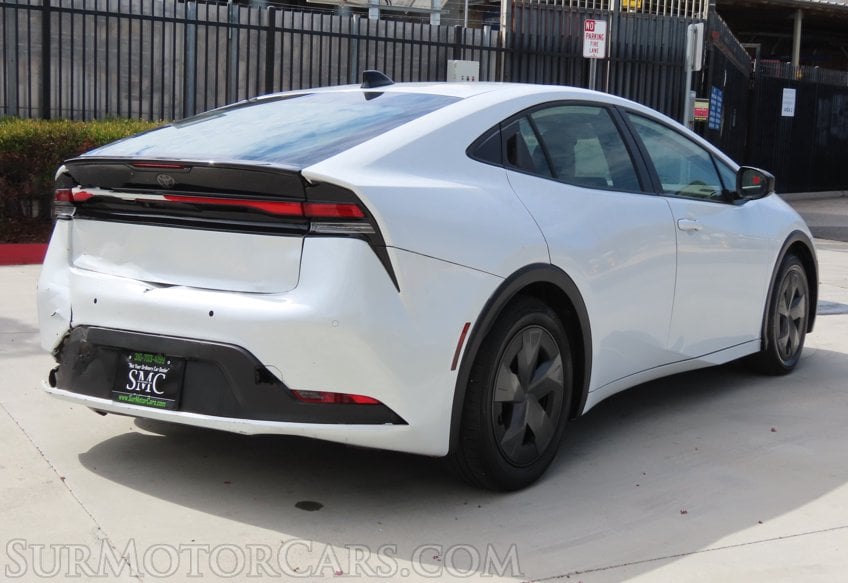 2026 Toyota Prius LE - Image 8