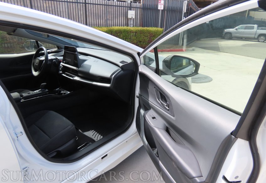2026 Toyota Prius LE - Image 19