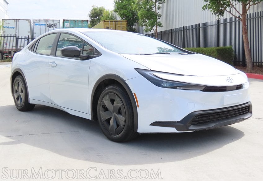 2026 Toyota Prius LE - Image 3