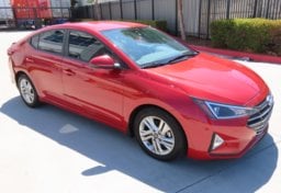 2019 Hyundai ELANTRA SEL - Image 2