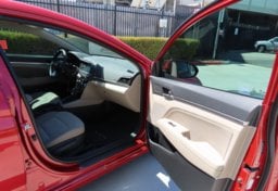 2019 Hyundai ELANTRA SEL - Image 17