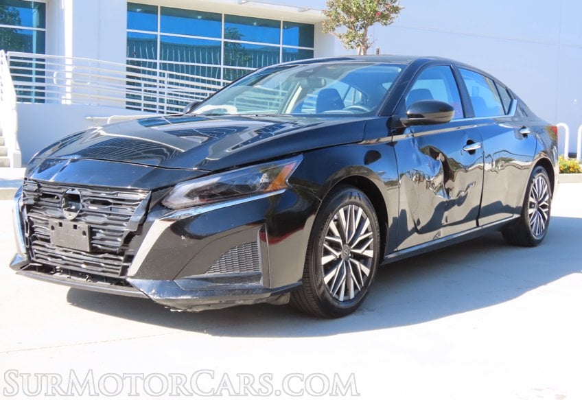 2025 Nissan Altima SV - Image 4