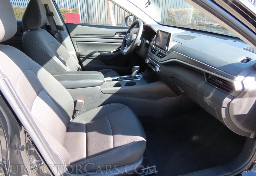 2025 Nissan Altima SV - Image 23