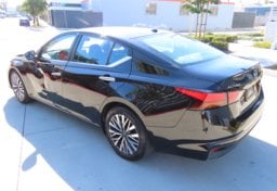 2025 Nissan Altima SV - Image 10