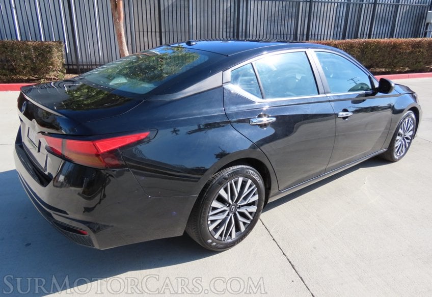 2025 Nissan Altima SV - Image 7