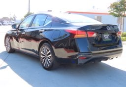 2025 Nissan Altima SV - Image 8