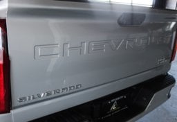 2022 Chevrolet Silverado 3500HD High Country - Image 19