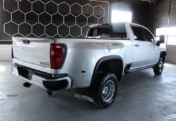 2022 Chevrolet Silverado 3500HD High Country - Image 8