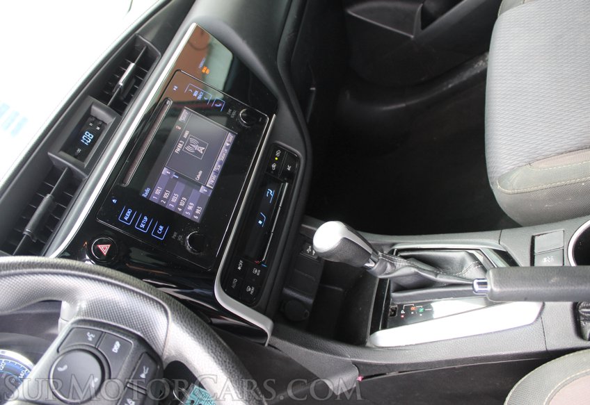 2018 Toyota Corolla - Image 40