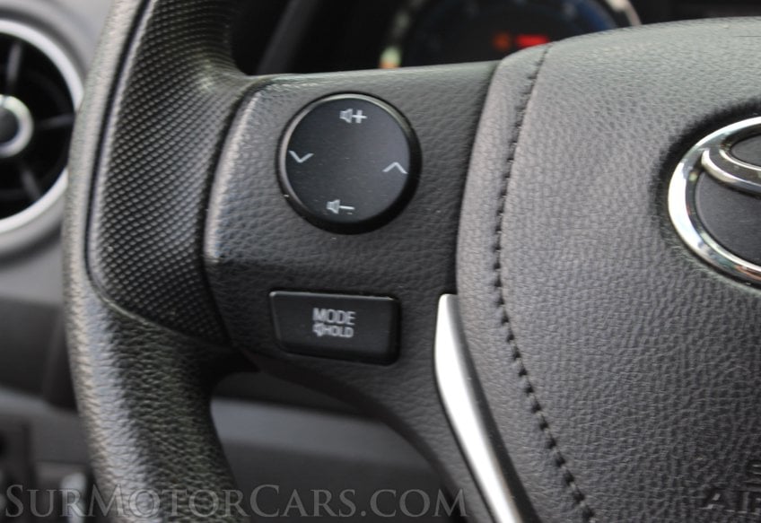2018 Toyota Corolla - Image 35