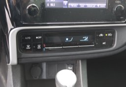 2018 Toyota Corolla - Image 42