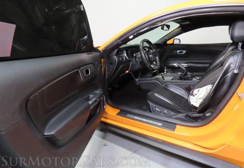 2019 Ford Mustang Premium - Image 16