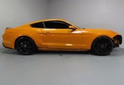 2019 Ford Mustang Premium - Image 6